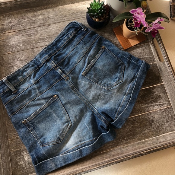 🎉 2/25 🎉 High waisted jean shorts - Picture 4 of 6